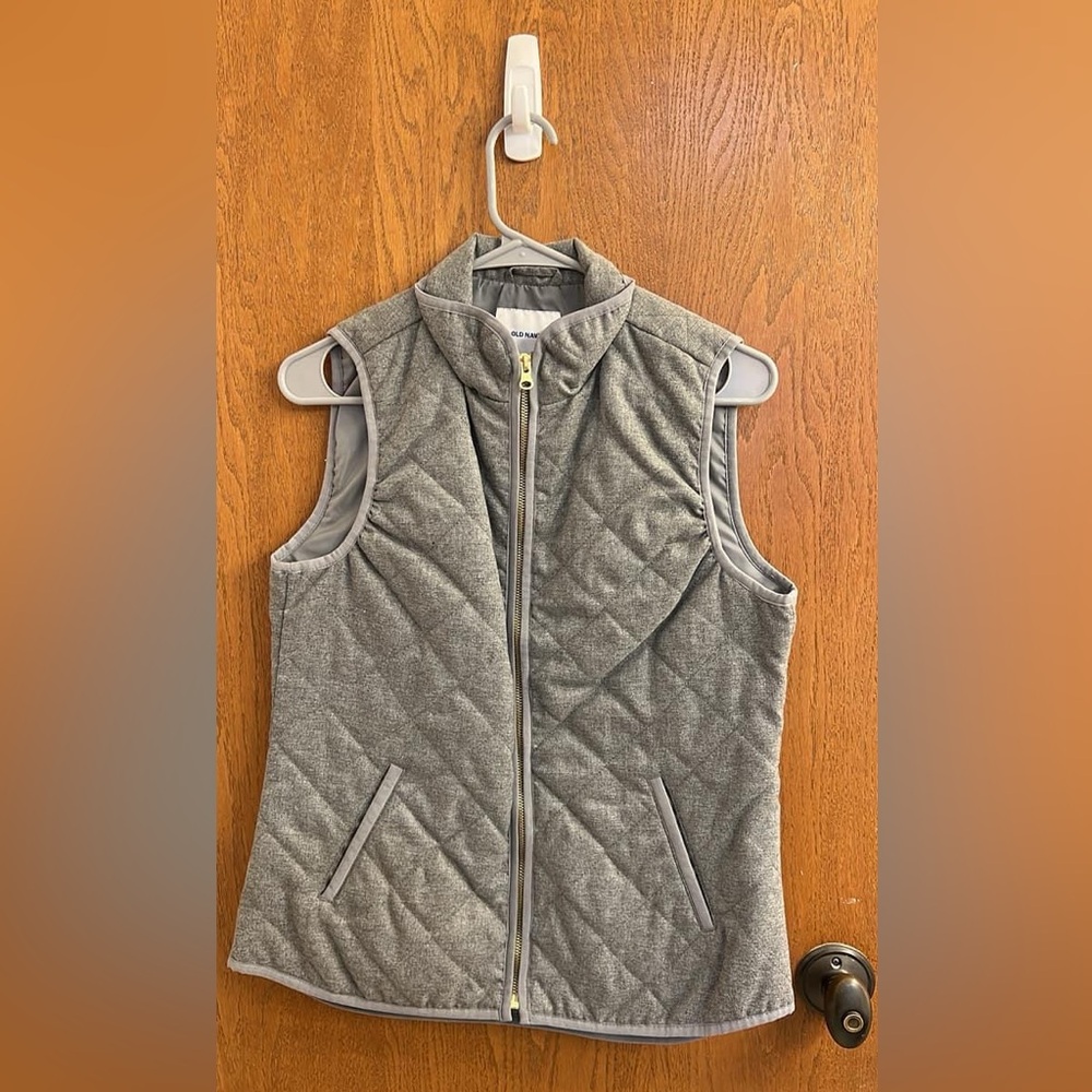 Old Navy size small vest